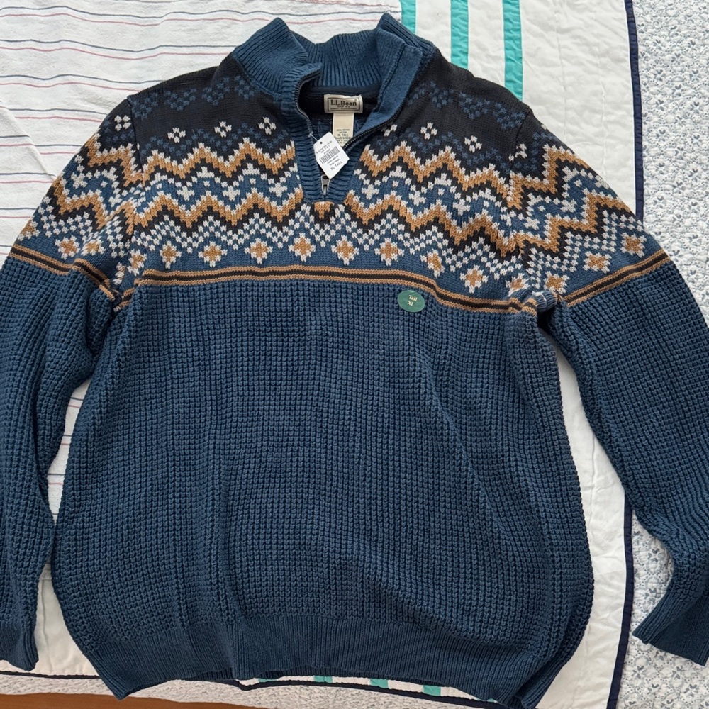 L.L. Bean Men's Navy and Brown Zip-Up Sweater
